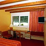 Logis Atrium Golbey 2*