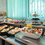Szálloda Logis Atrium Golbey Épinal
