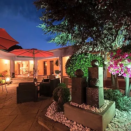 Logis Atrium Golbey 2*