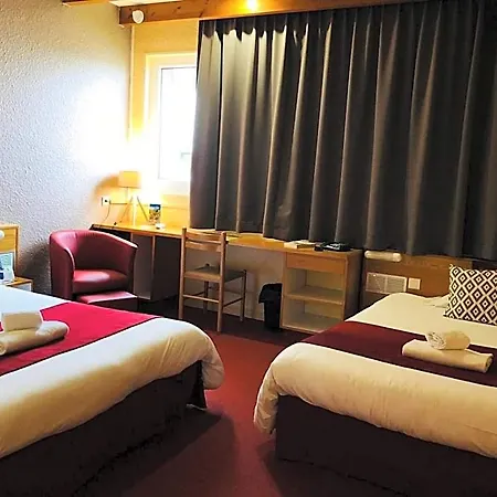 Logis Atrium Golbey 호텔