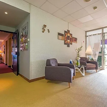 Logis Atrium Golbey 호텔