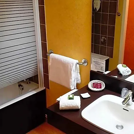 호텔 Logis Atrium Golbey 2*