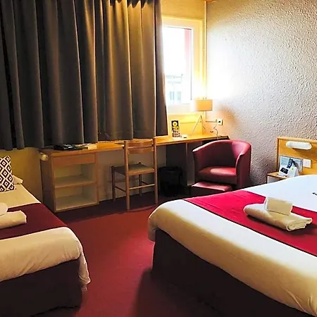 Logis Atrium Golbey 호텔 2*