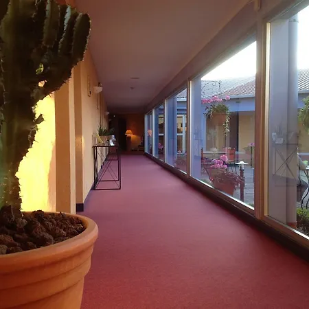 فندق Logis Atrium Golbey