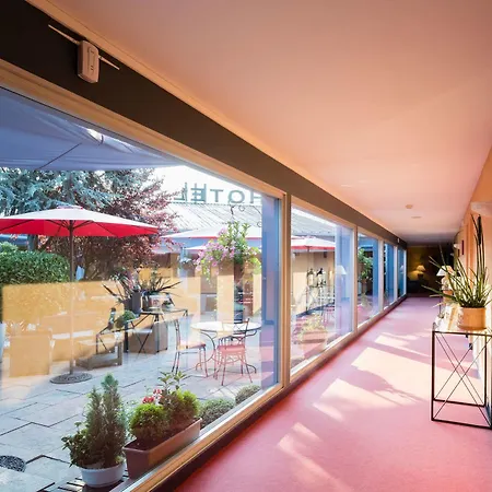 Logis Atrium Golbey فندق