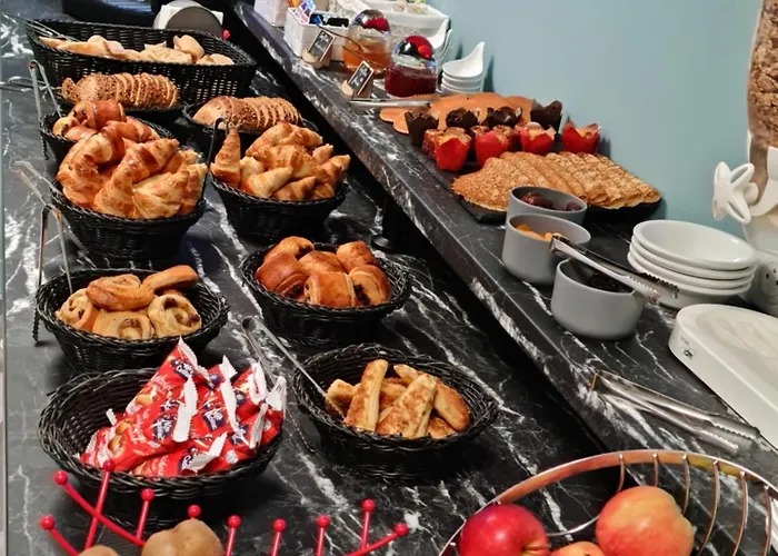 Logis Atrium Golbey Отель Эпиналь