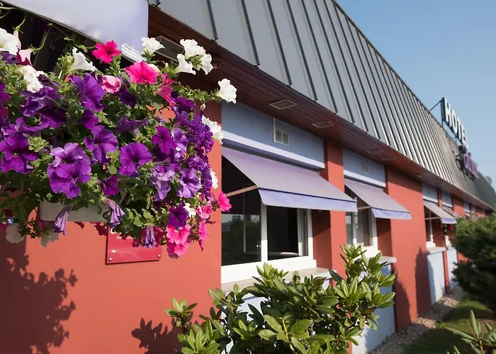 Logis Atrium Golbey Hotel