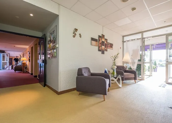 Отель Logis Atrium Golbey Эпиналь