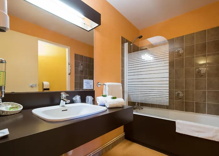 Logis Atrium Golbey 2*