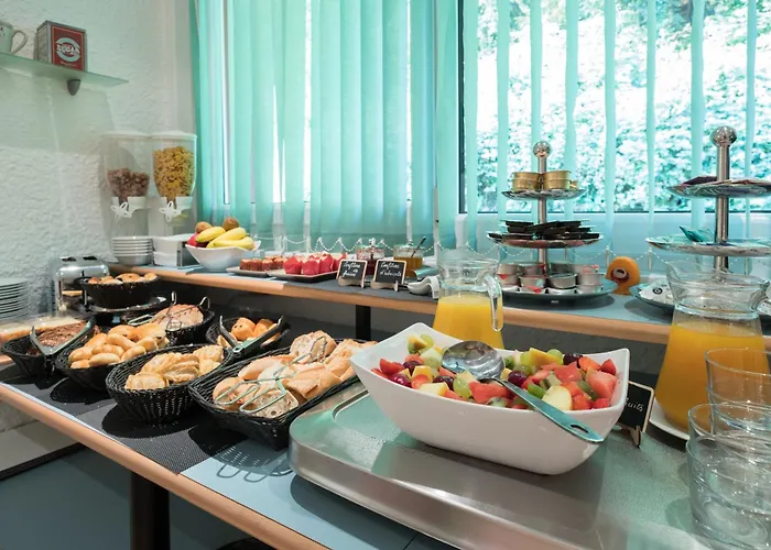 Отель Logis Atrium Golbey Эпиналь