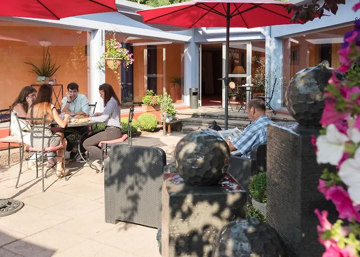 Logis Atrium Golbey Отель