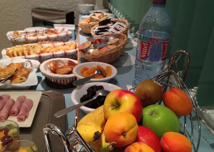 Logis Atrium Golbey Эпиналь