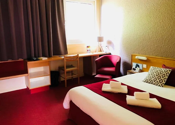 Отель Logis Atrium Golbey 2*