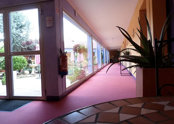 Logis Atrium Golbey Отель Эпиналь