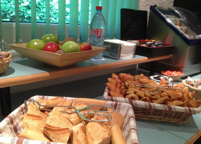 Logis Atrium Golbey Отель Эпиналь